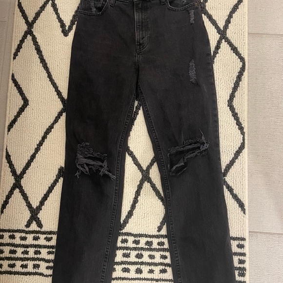 Abercrombie & Fitch “the 90s Straight Ultra High Rise” Ripped - Picture 3 of 4